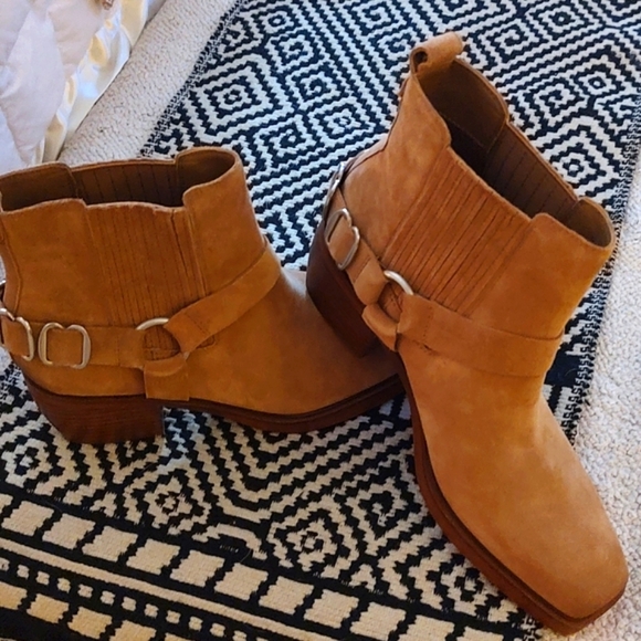 ❤️ SALE ❤️ Nwt Sam Edelman Suede Tan Boots - Picture 1 of 14